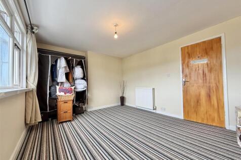 Bedroom 2.jpg