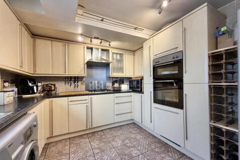 Kitchen_.jpg