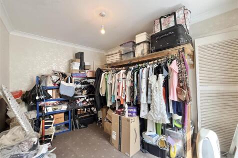 Bedroom 4.jpg