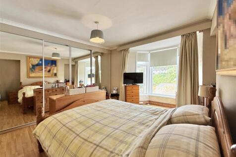 Bedroom_1.jpg