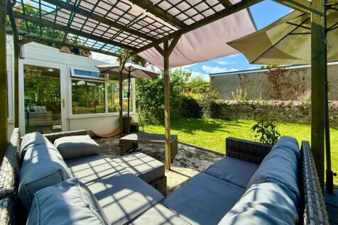 Pergola Seating Area.JPG