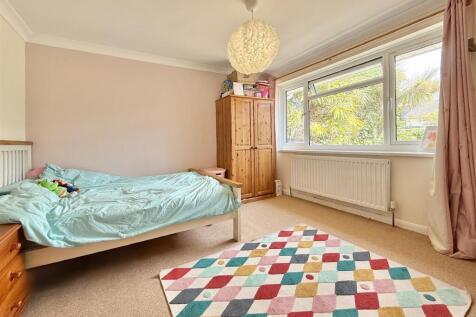 Bedroom 2.JPG