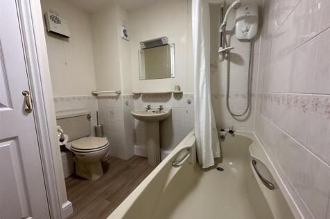 4 Kingswater bathroom.jpeg