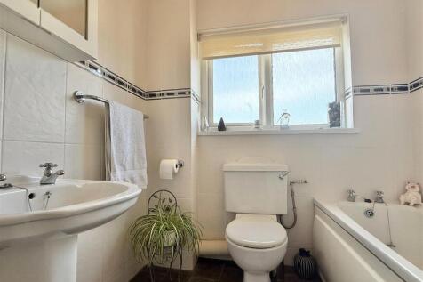 Bathroom.jpeg