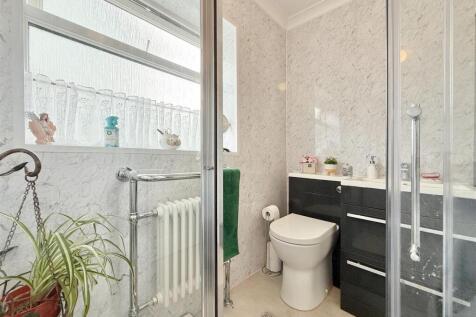 Shower Room.JPG