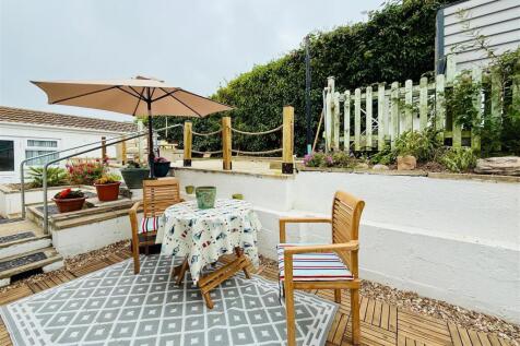 Deck Seating Area.JPG