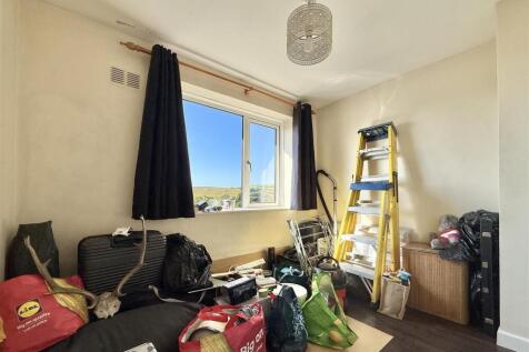 Bedroom 4.jpg