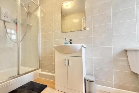 Shower Room.jpg
