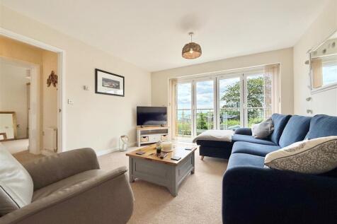 Lounge Area Towards Balcony.JPG