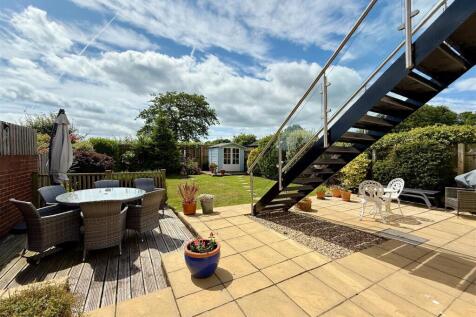Patio To Garden.JPG