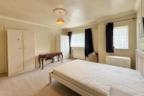 Bedroom 1.jpeg