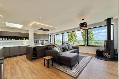Lounge Kitchen.jpg