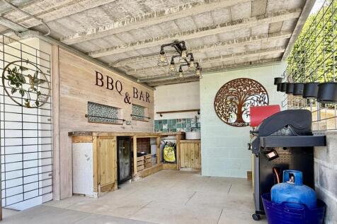 Outdoor Kitchen.jpg