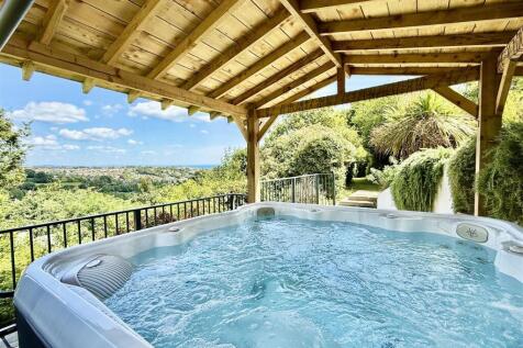 Hot Tub Area.jpg