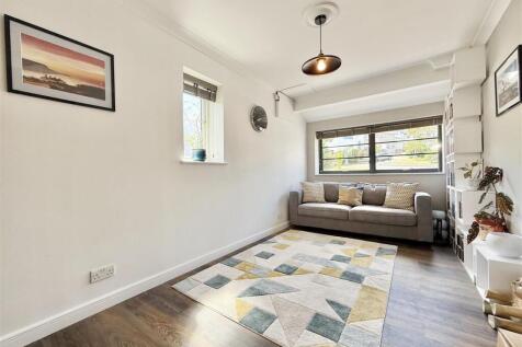 Bedroom 5.jpg