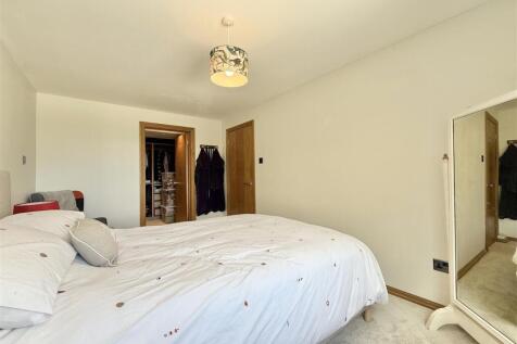 Bedroom  2.jpg