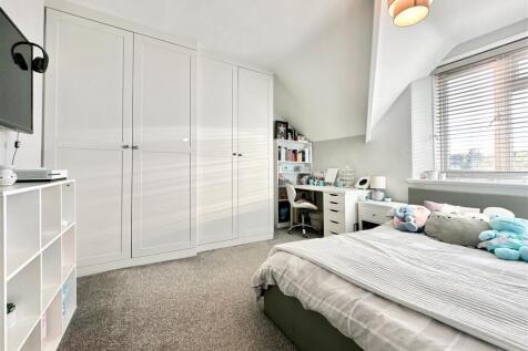 Bedroom 1.JPG