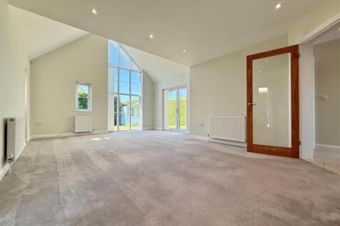 Living Room.JPG