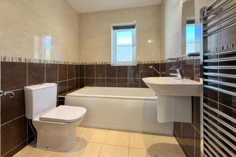 Family Bathroom.JPG