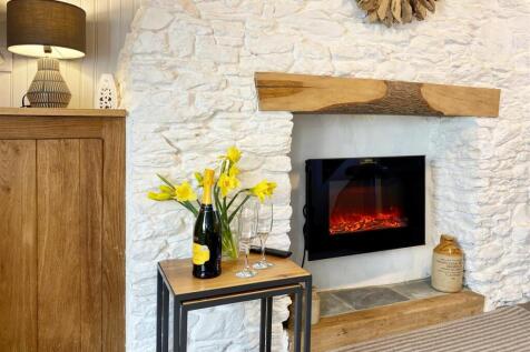 Fireplace2.JPG