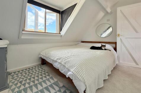 Bed1.JPG