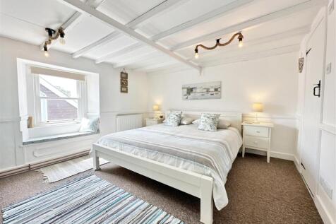 Master  Bedroom.jpg