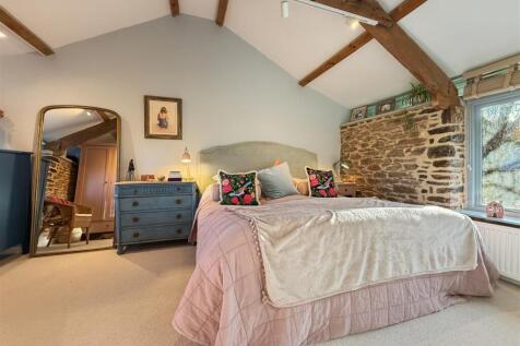 Bedroom 1.JPG