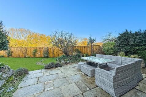 Rear Patio.JPG