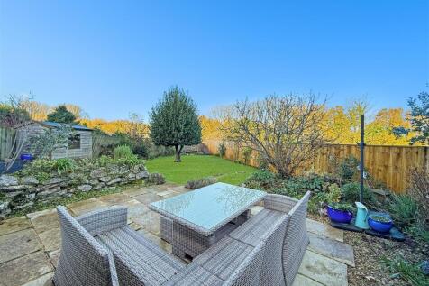 Patio Seating Area Into Gardens.JPG