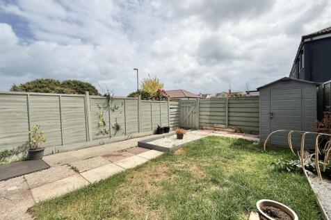 Rear Garden Right.jpeg