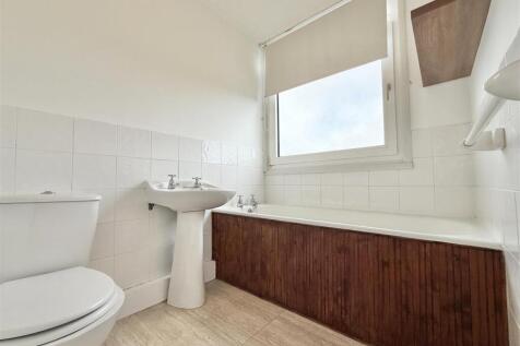 Family Bathroom.jpeg