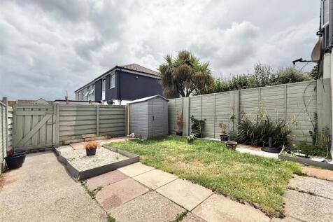 Rear Garden Left.jpeg