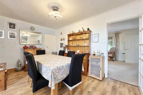 Dining Room Into Lounge.JPG