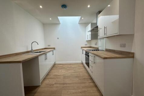 Kitchen Area.jpeg
