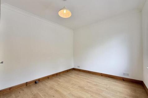 Bedroom_3.jpeg