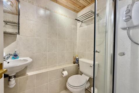 Shower Room.JPG