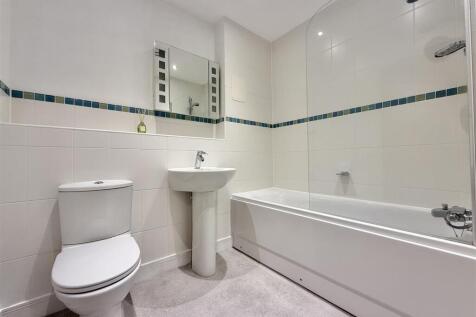Family Bathroom.jpg
