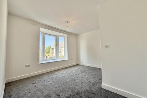 Bedroom_2.jpg