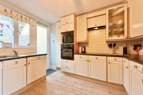Kitchen.JPG