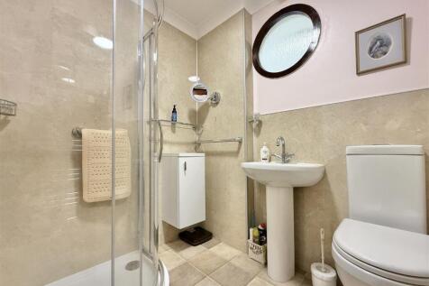 Shower Room.jpeg