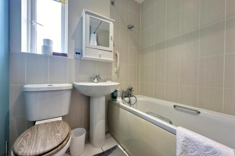 Bathroom.jpg