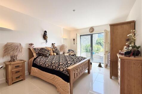 Bedroom_2.jpeg