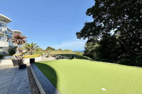 Putting Green.jpg