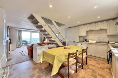 Four Decks  Kitchen Diner.jpg