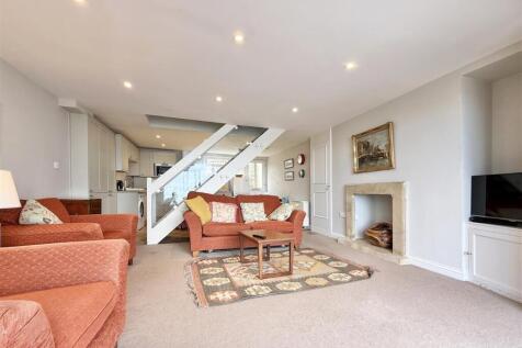 Four Decks  Living Area.jpg