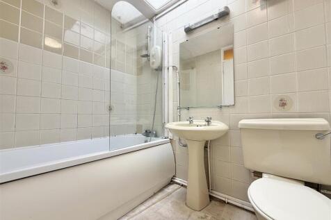 Family Bathroom.jpg