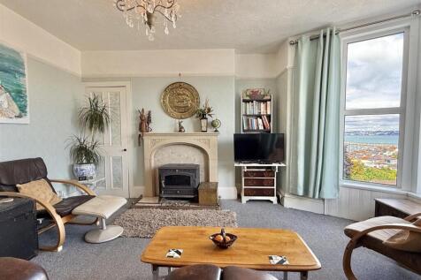 Living Room.jpeg