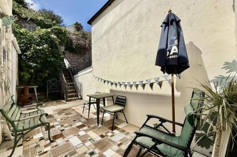 Rear Courtyard.jpeg