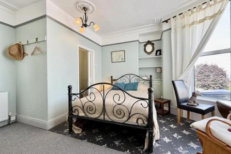 Bedroom 1.jpeg