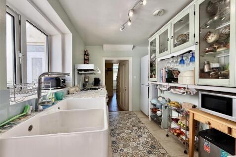 Kitchen_.jpeg